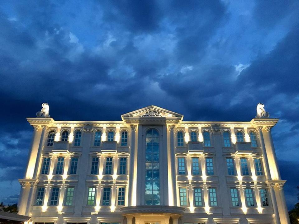 Hotel Britania Tirana Exterior foto